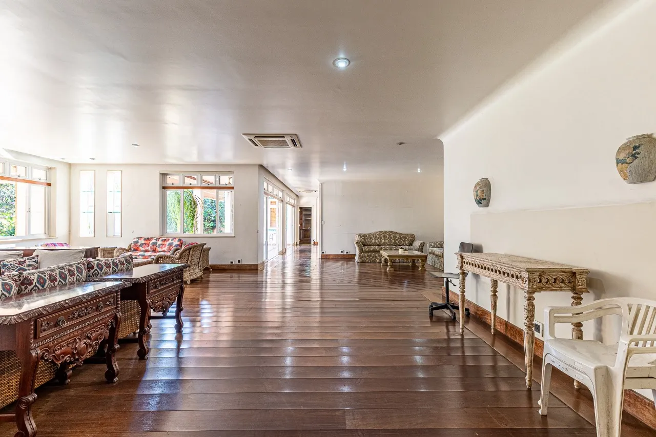 Casa com ares de campo à venda no Brooklin. – 22536