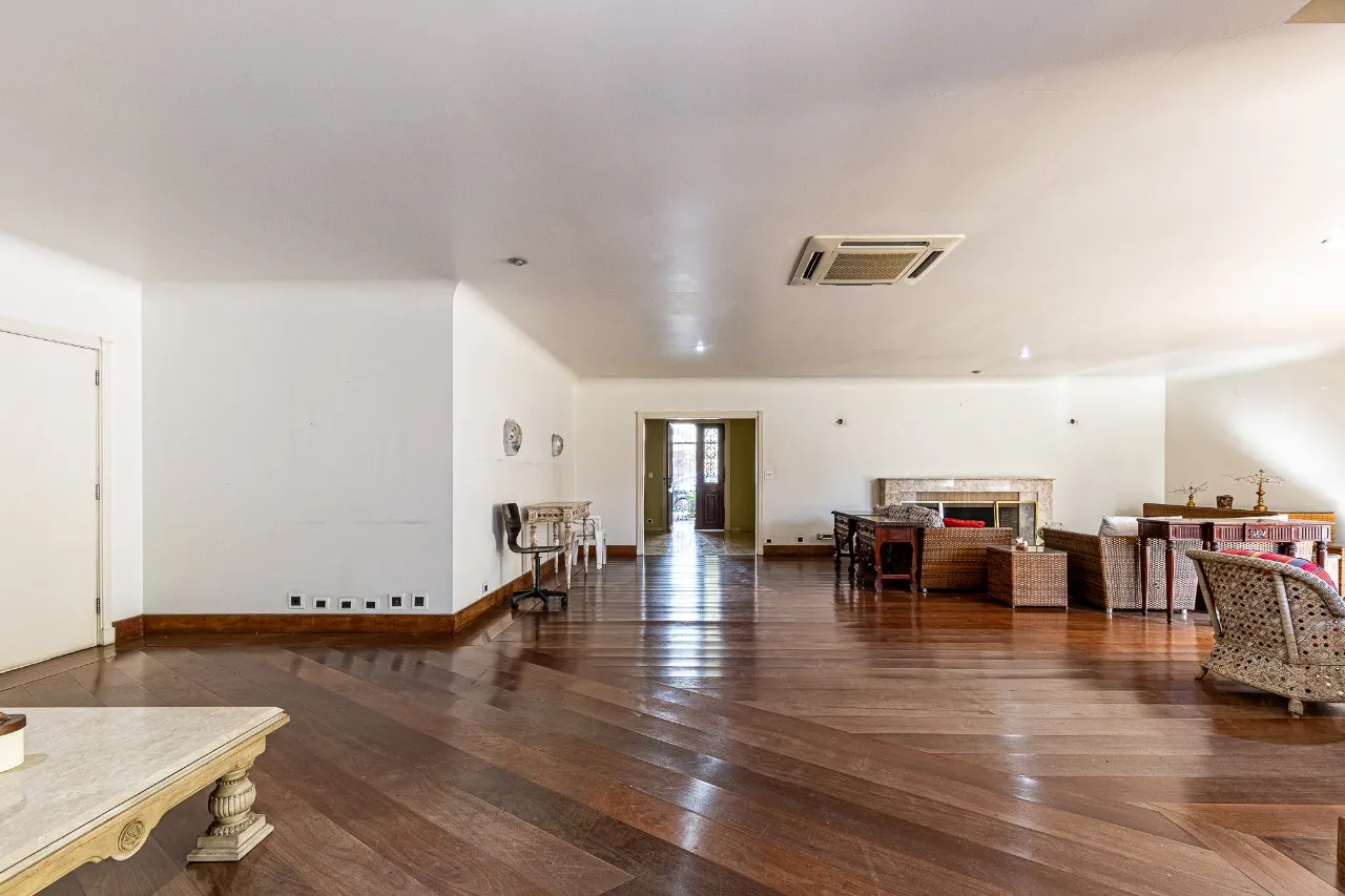Casa com ares de campo à venda no Brooklin. – 22536