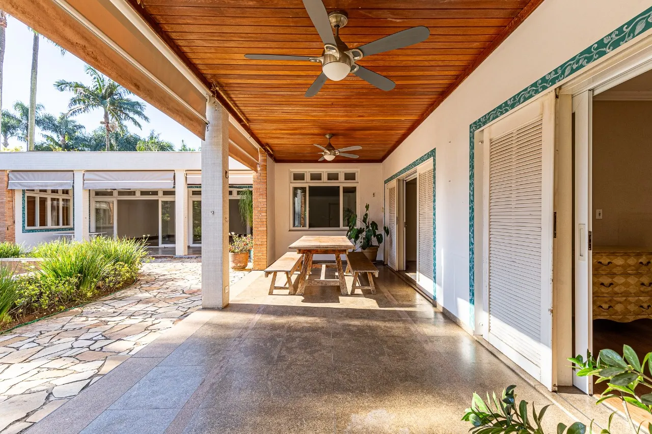 Casa com ares de campo à venda no Brooklin. – 22536