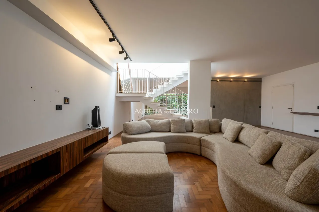 Casa charmosa com projeto contemporâneo e jardim encantador. – 22551