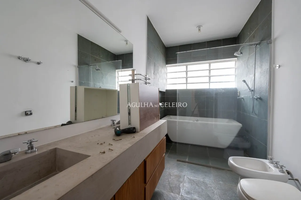 Casa charmosa com projeto contemporâneo e jardim encantador. – 22551