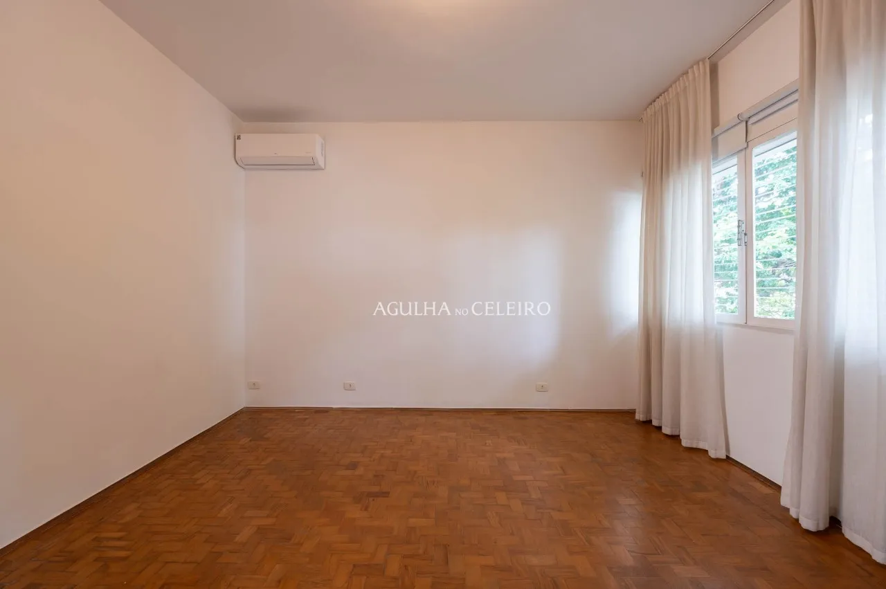 Casa charmosa com projeto contemporâneo e jardim encantador. – 22551