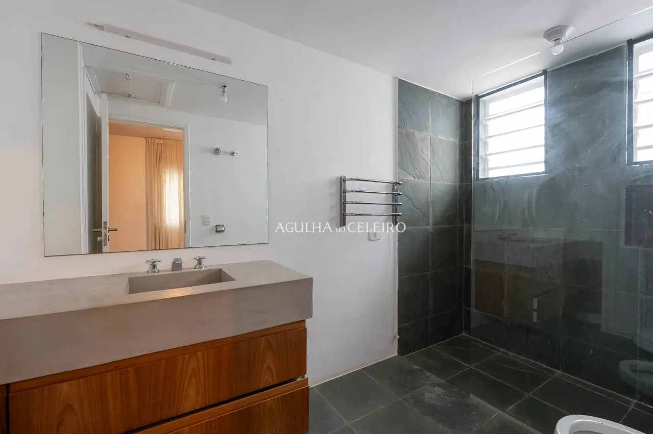 Casa charmosa com projeto contemporâneo e jardim encantador. – 22551