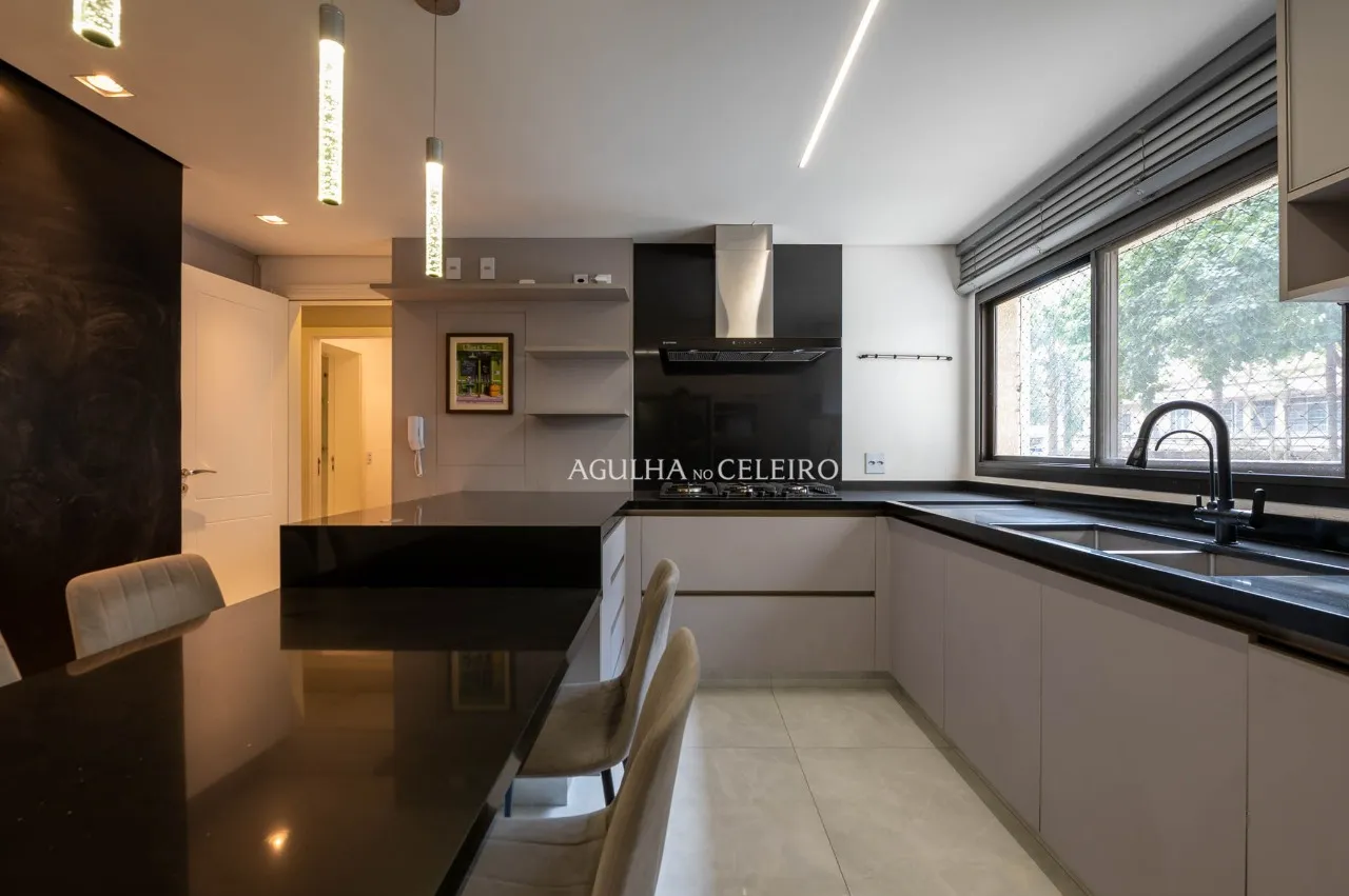 Lindo apartamento de 198m2 no Alto de Pinheiros. – 22570