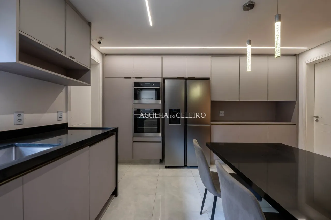 Lindo apartamento de 198m2 no Alto de Pinheiros. – 22570