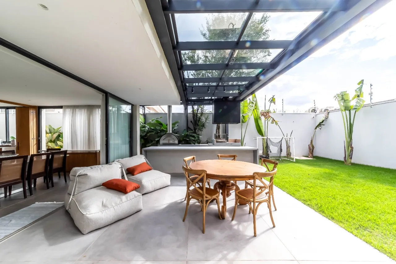 Casa com rooftop, muita luz natural e projeto com integração, para viver bem no Alto de Pinheiros. – 22572