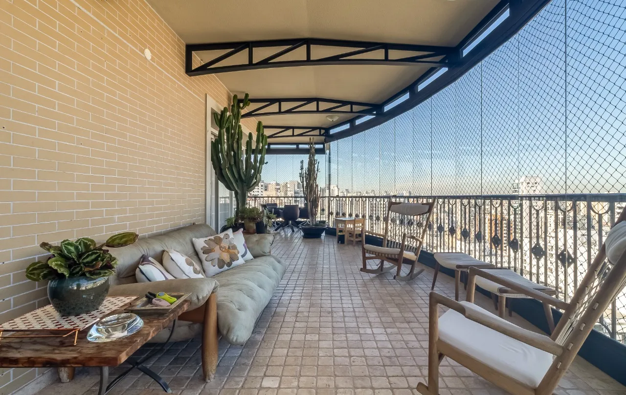 Apartamento com varanda ampla e uma vista que transforma a experiência de morar no Jardim Paulista. – 22573