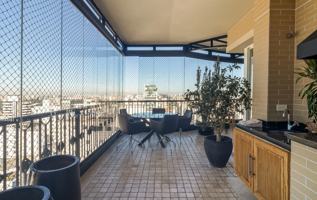 Apartamento com varanda ampla e uma vista que transforma a experiência de morar no Jardim Paulista. – 22573