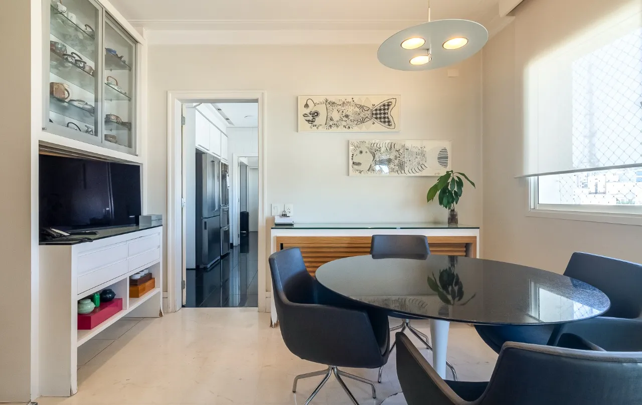 Apartamento com varanda ampla e uma vista que transforma a experiência de morar no Jardim Paulista. – 22573