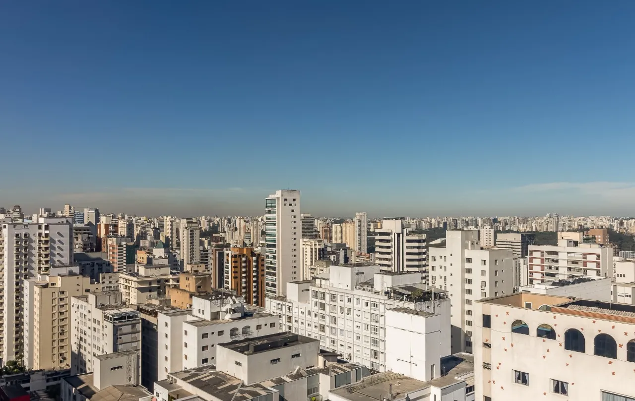 Apartamento com varanda ampla e uma vista que transforma a experiência de morar no Jardim Paulista. – 22573