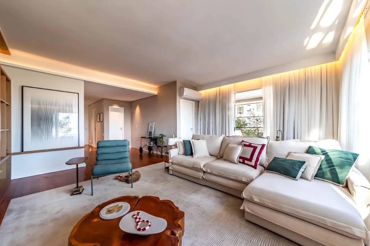Vista verde eterna para contemplar. Espaços abertos e muita luz natural nessa casa na Vila Madalena. – 22576