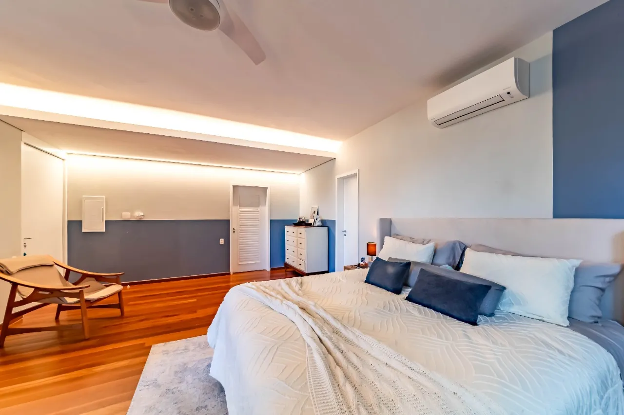 Vista verde eterna para contemplar. Espaços abertos e muita luz natural nessa casa na Vila Madalena. – 22576
