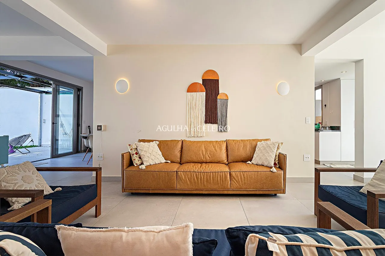 Casa reformada à venda em Alto de Pinheiros. – 22588