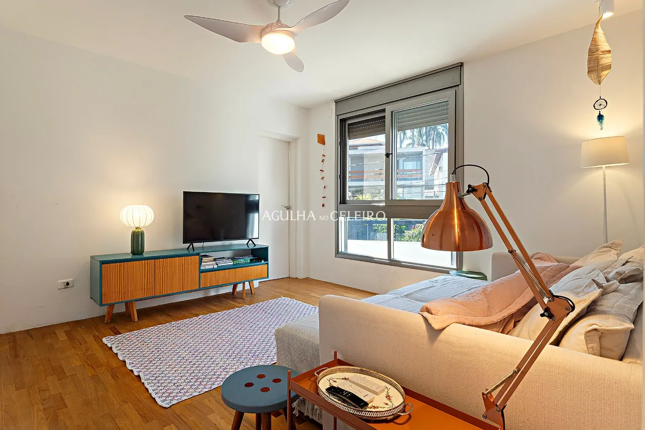 Casa reformada à venda em Alto de Pinheiros. – 22588