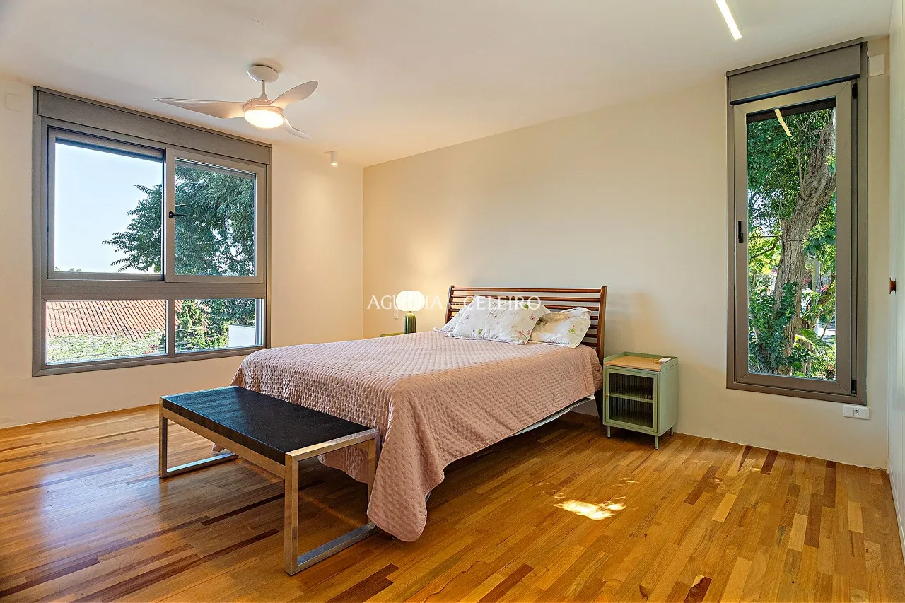 Casa reformada à venda em Alto de Pinheiros. – 22588