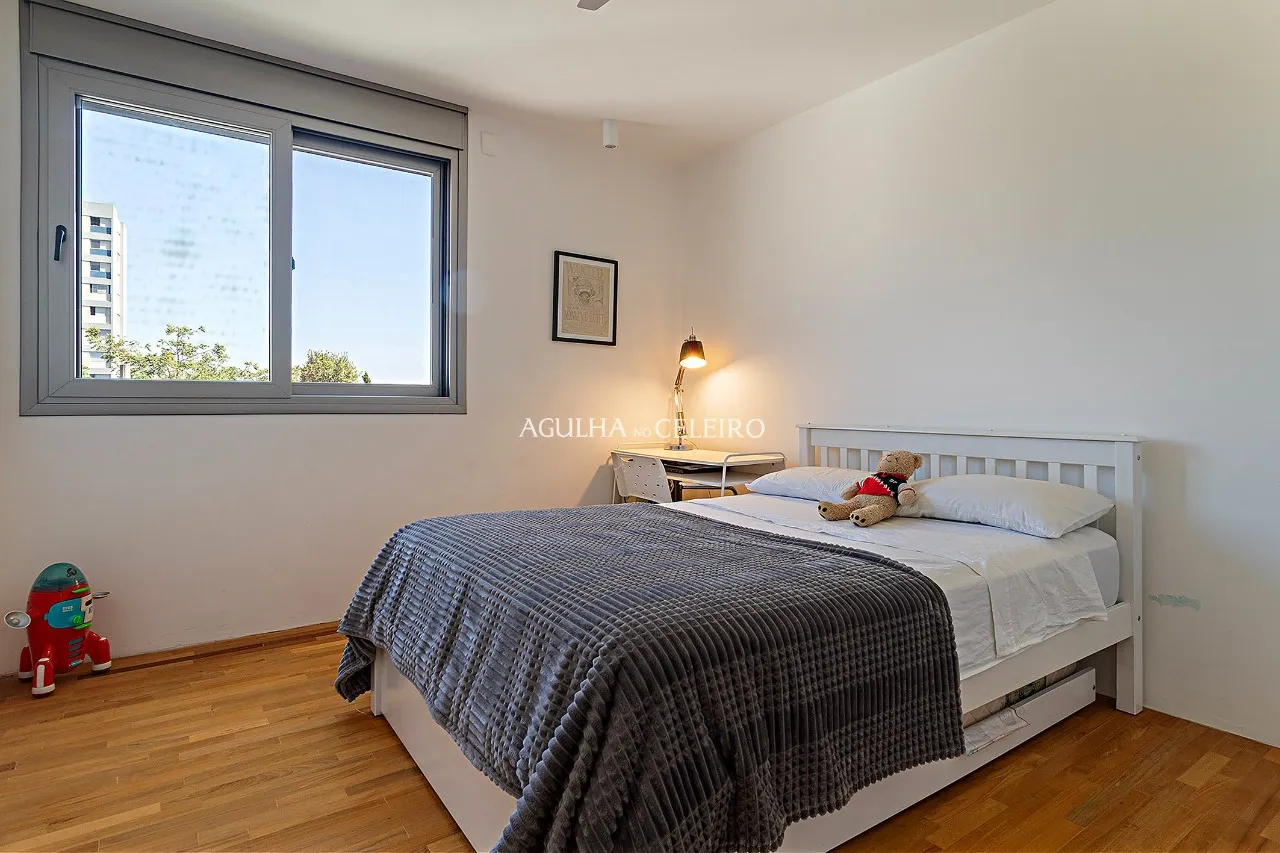 Casa reformada à venda em Alto de Pinheiros. – 22588