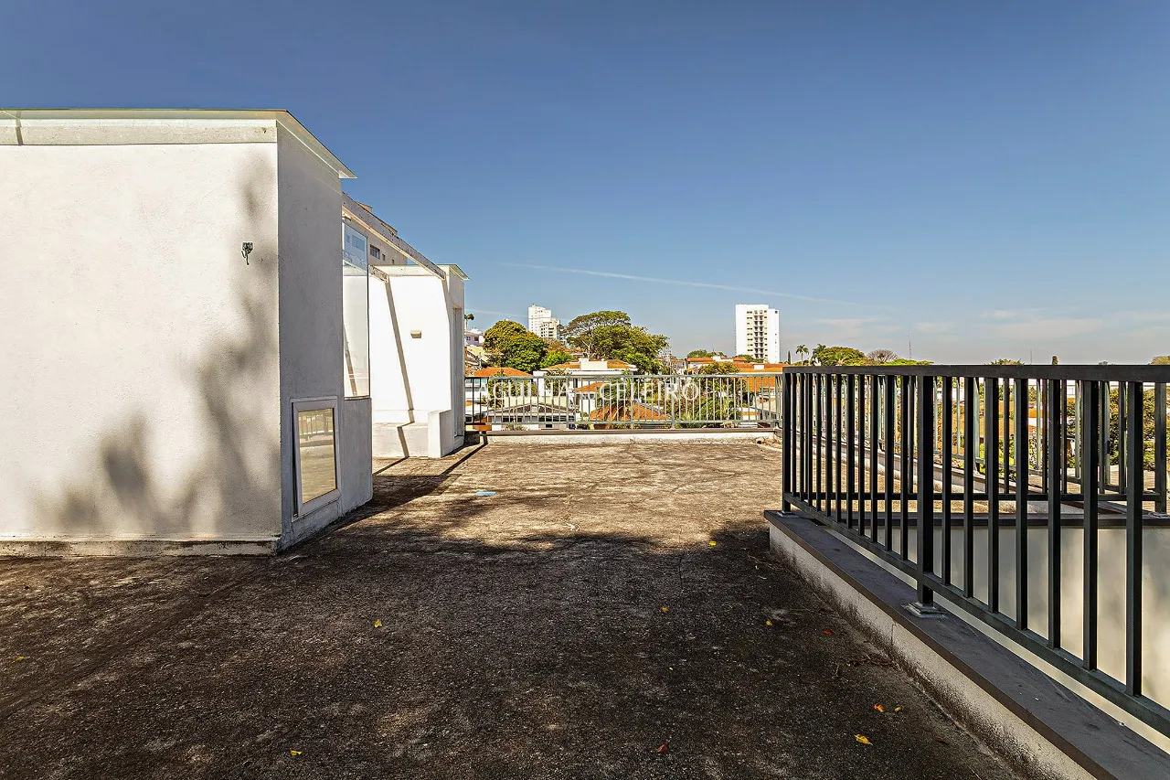 Casa reformada à venda em Alto de Pinheiros. – 22588