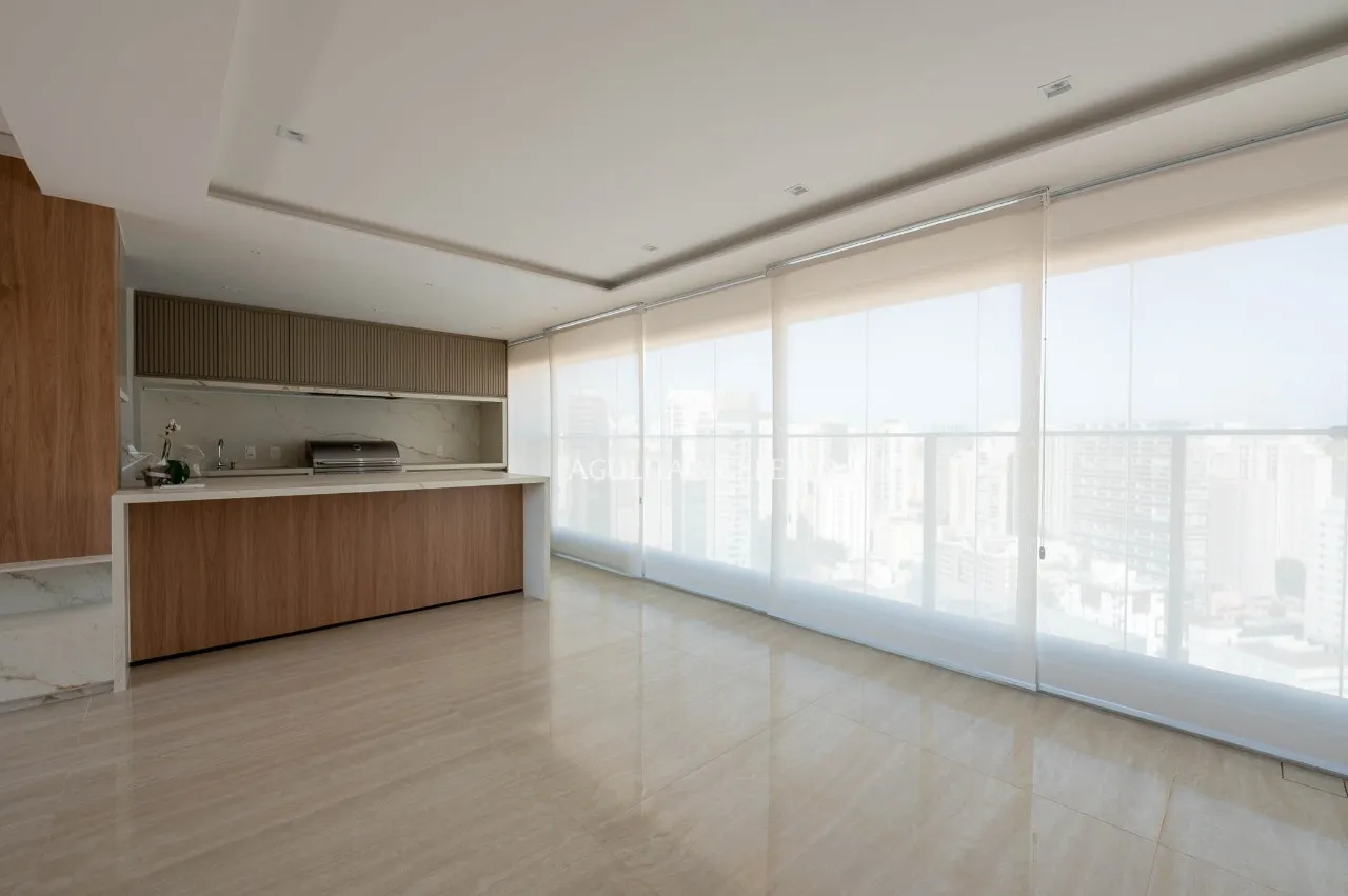 Apartamento sofisticado com vista panorâmica em localização privilegiada. – 22603