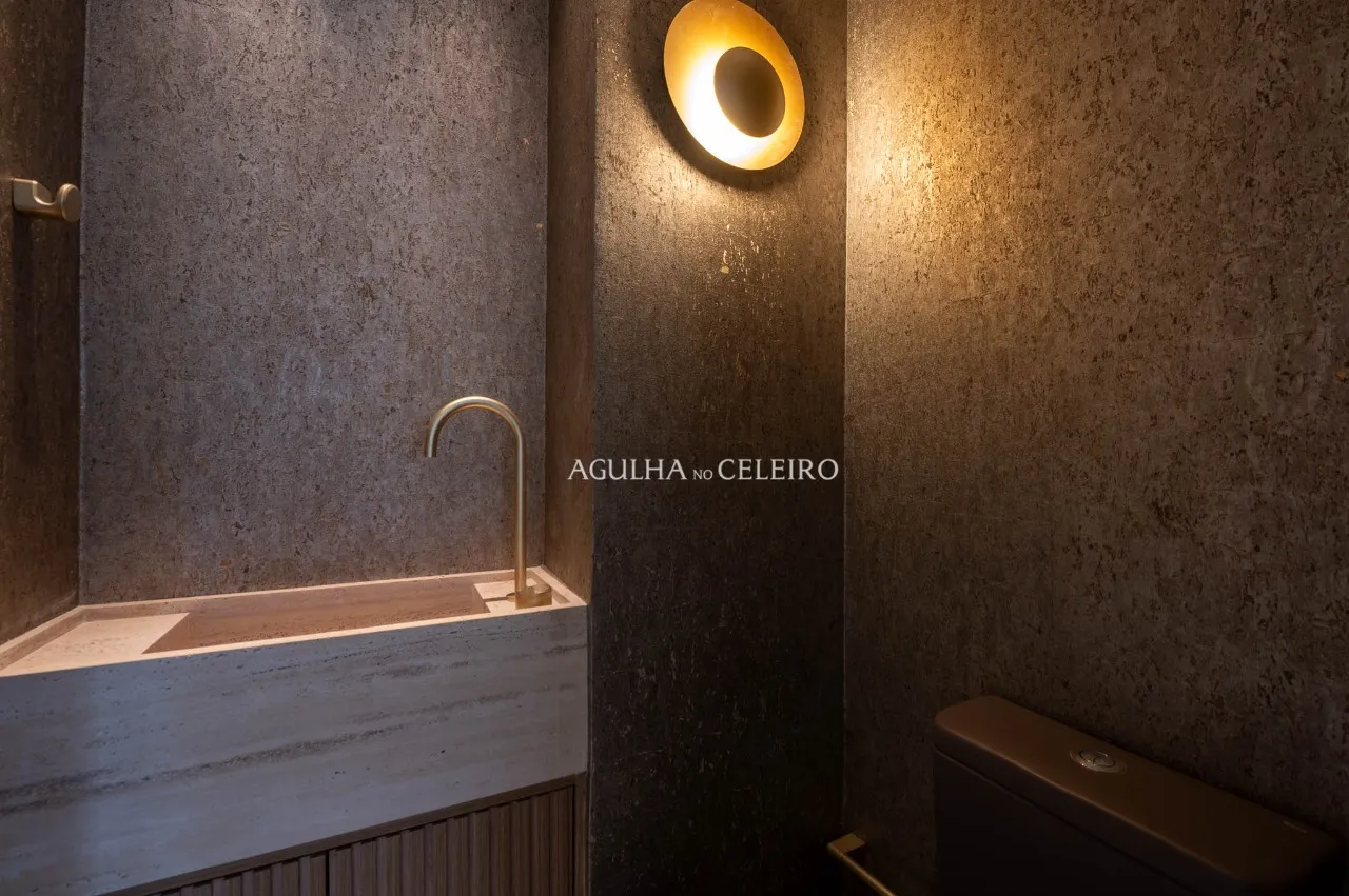 Apartamento sofisticado com vista panorâmica em localização privilegiada. – 22603
