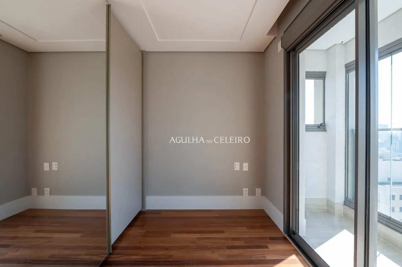 Apartamento sofisticado com vista panorâmica em localização privilegiada. – 22603
