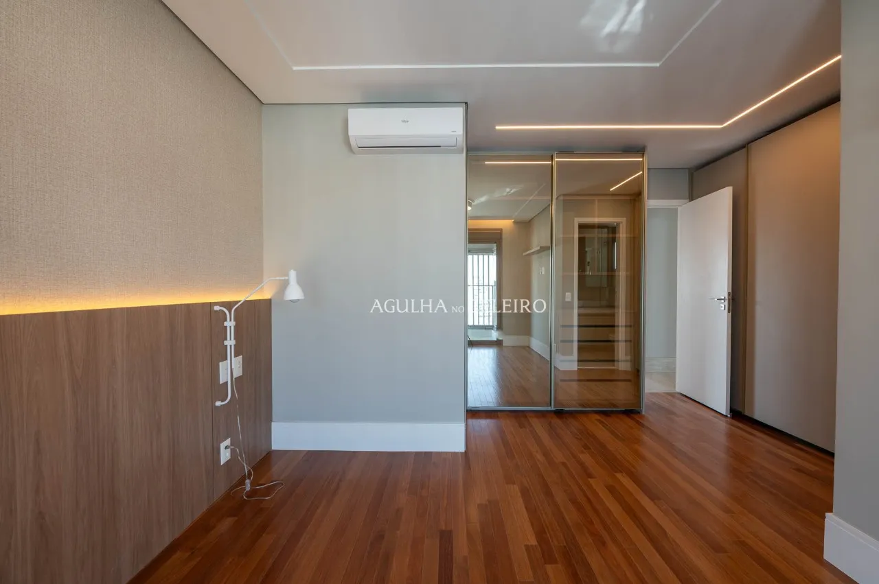 Apartamento sofisticado com vista panorâmica em localização privilegiada. – 22603