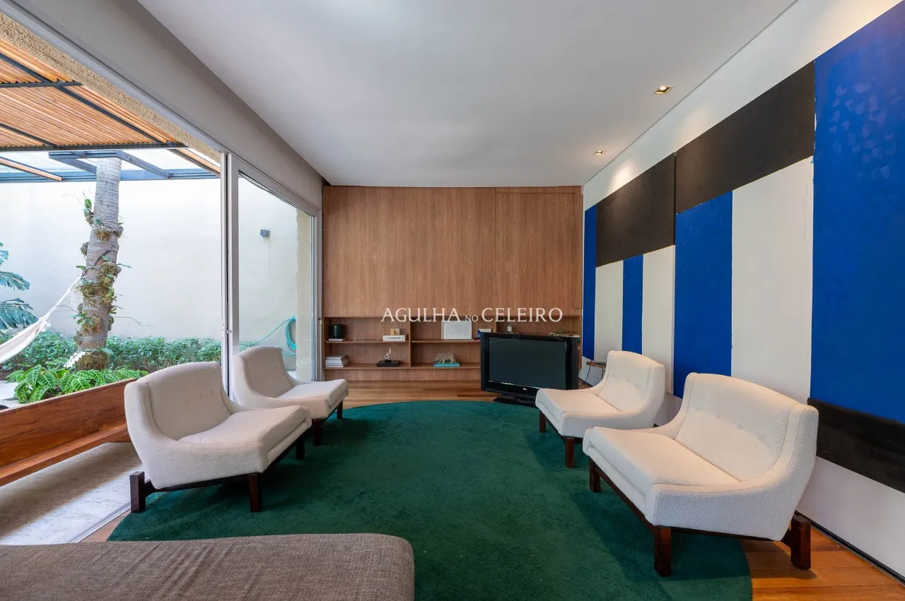 Casa reformada à venda no Jardim Paulistano. – 22604