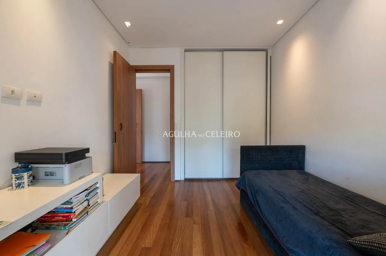 Casa reformada à venda no Jardim Paulistano. – 22604