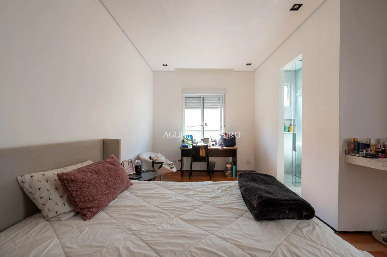 Casa reformada à venda no Jardim Paulistano. – 22604
