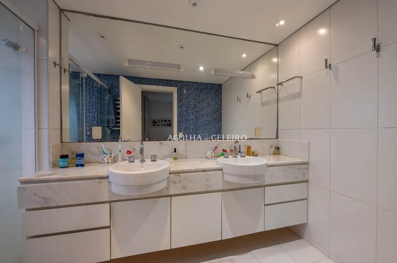 Apartamento com 3 Dormitórios (1 Suíte) e Quadra de Tênis no Itaim Bibi – 22606