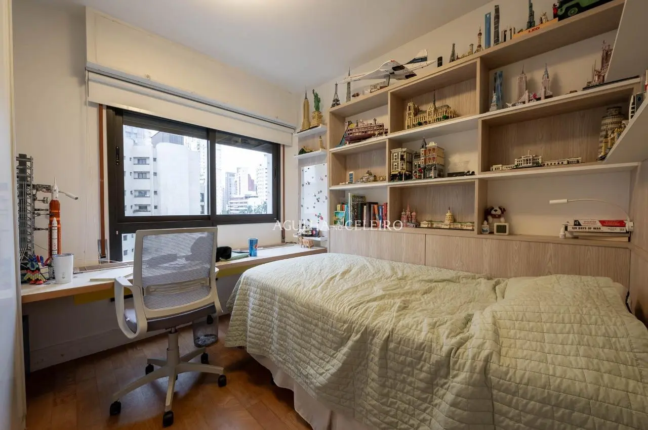 Apartamento com 3 Dormitórios (1 Suíte) e Quadra de Tênis no Itaim Bibi – 22606