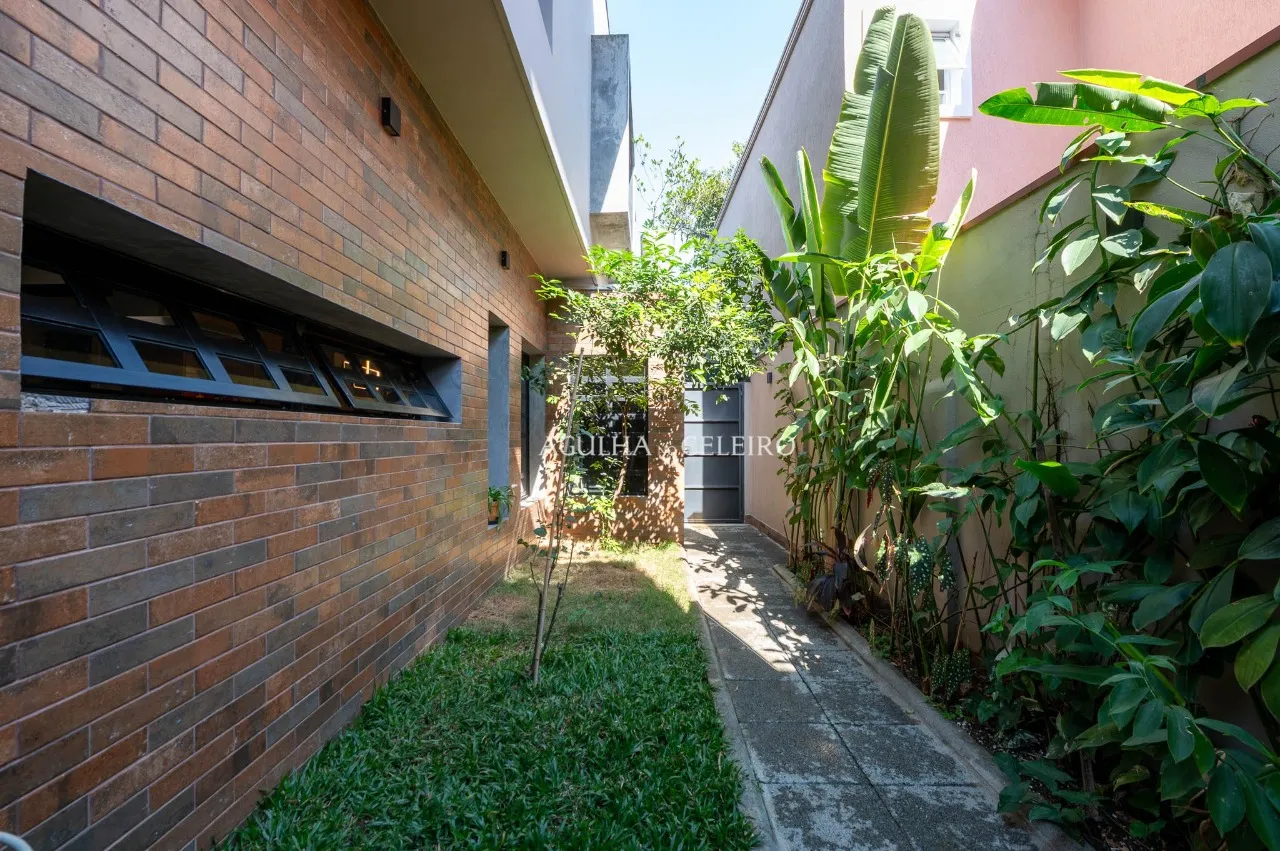 Casa ampla de 246 m² com 2 suítes na Vila Mariana – 22628
