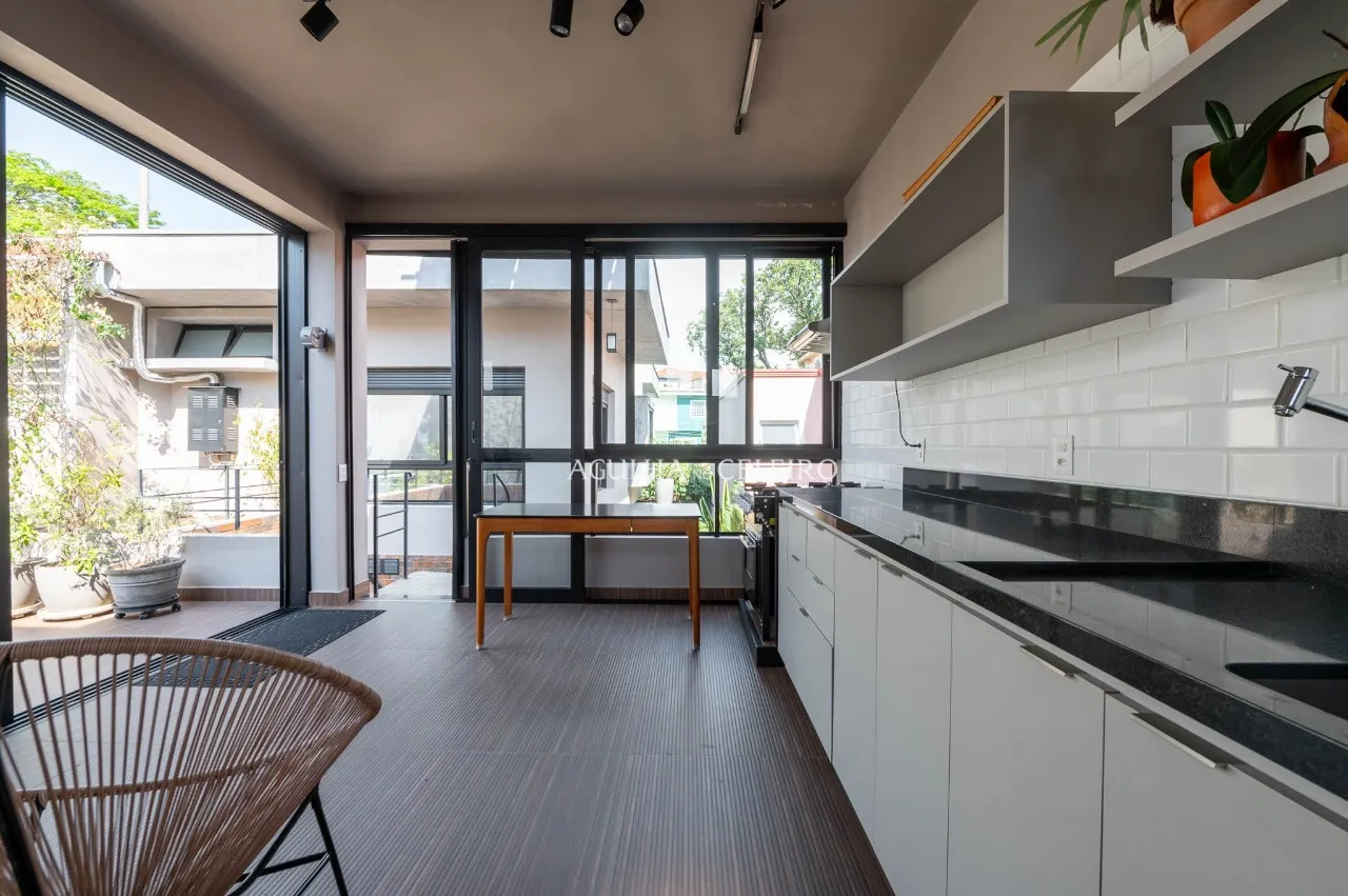 Casa ampla de 246 m² com 2 suítes na Vila Mariana – 22628