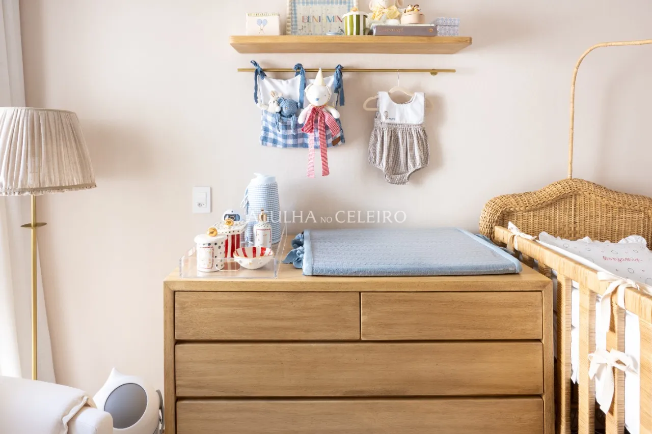 Reformado, andar alto e vista livre em Moema – 22693
