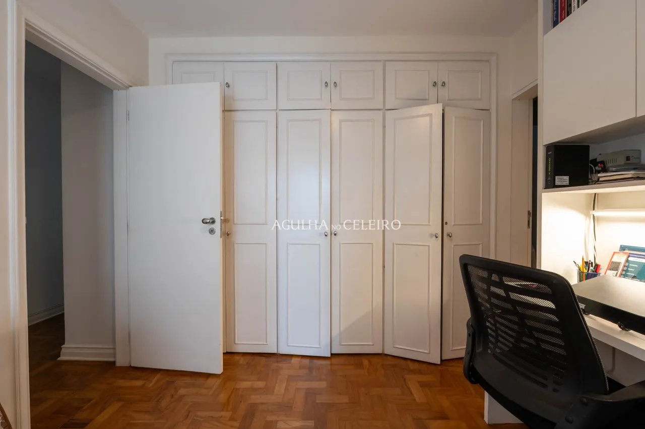 Apartamento de 168 m² com 3 Suítes em Rua Tranquila do Itaim Bibi – 22697