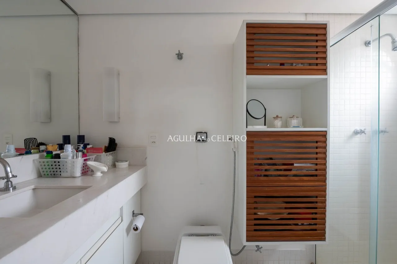 Apartamento de 168 m² com 3 Suítes em Rua Tranquila do Itaim Bibi – 22697