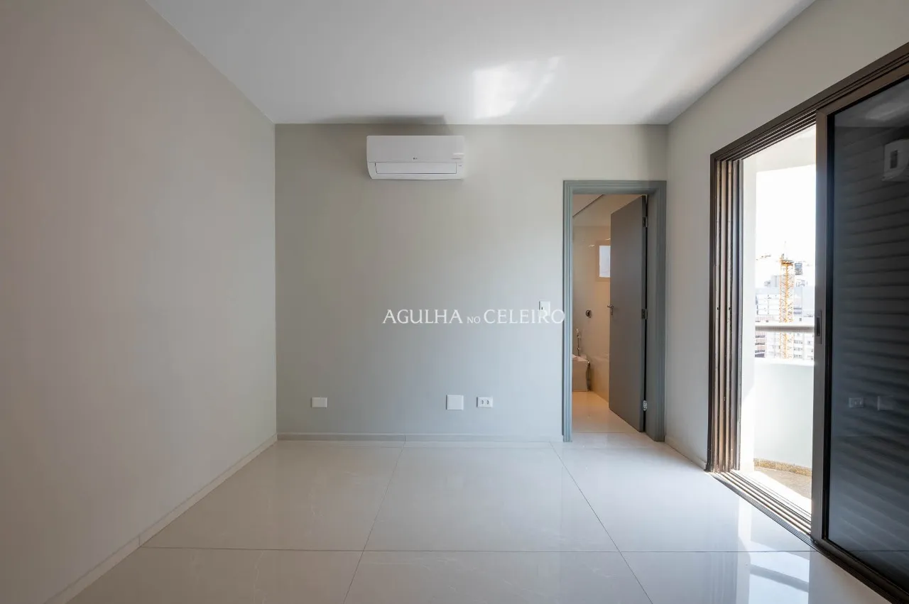 Elegância, amplitude e luminosidade em uma localização privilegiada. – 22704