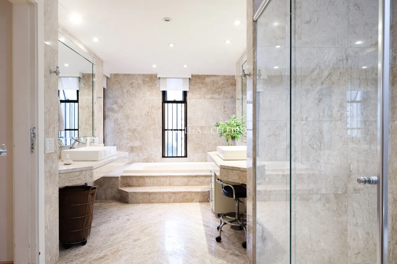 Elegância, conforto e localização para fazer tudo a pé. – 8949 - MAC_9160