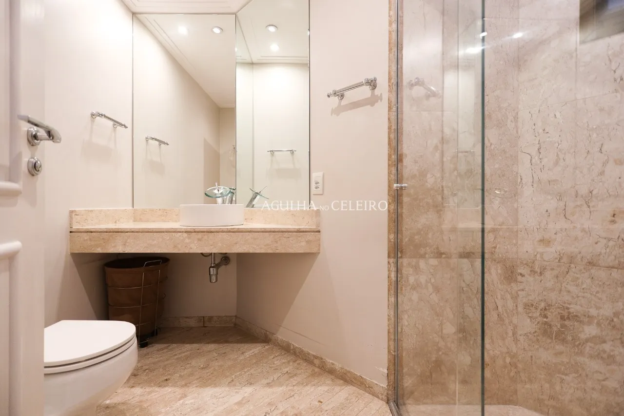 Elegância, conforto e localização para fazer tudo a pé. – 8949 - MAC_9168
