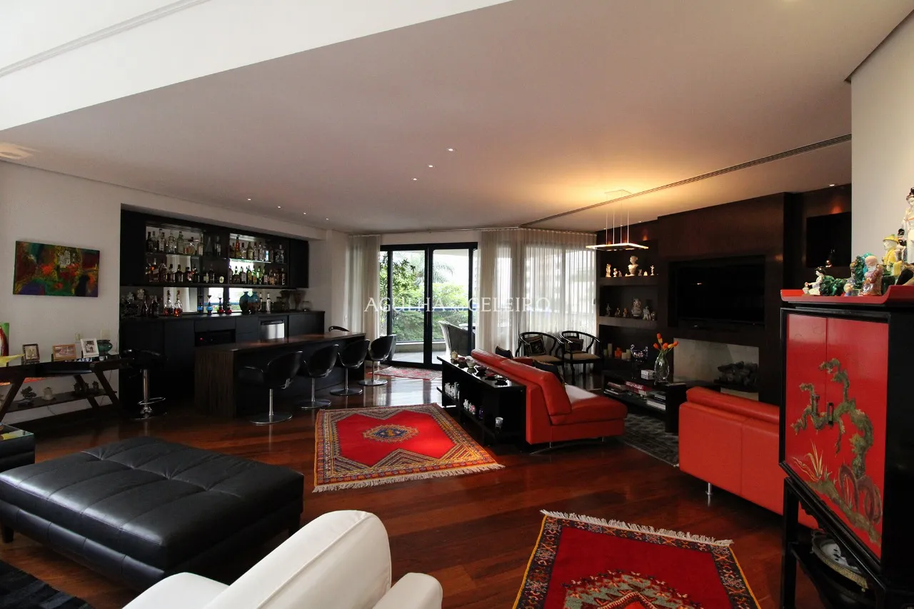 Duplex com pé-direito duplo no Jardim América. – 9050