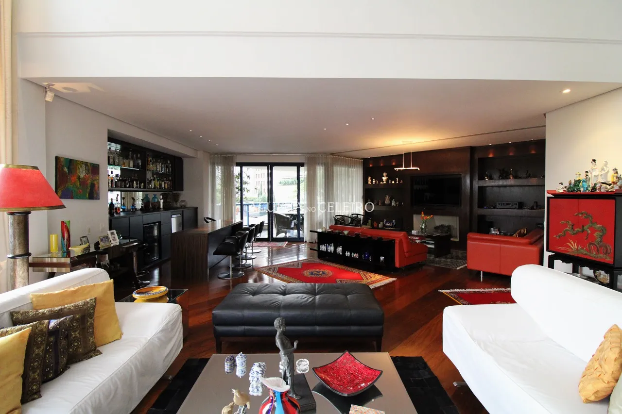 Duplex com pé-direito duplo no Jardim América. – 9050