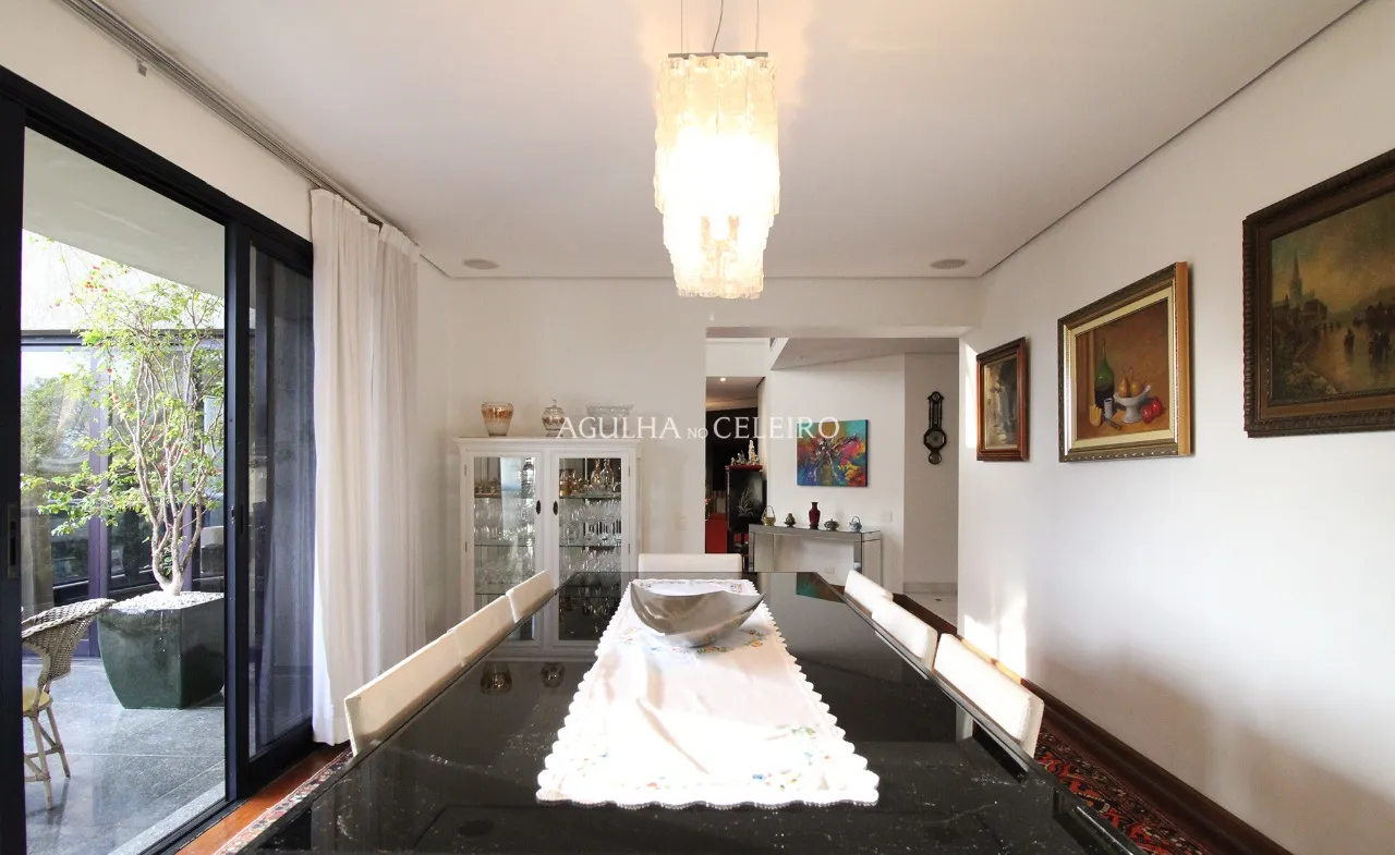 Duplex com pé-direito duplo no Jardim América. – 9050
