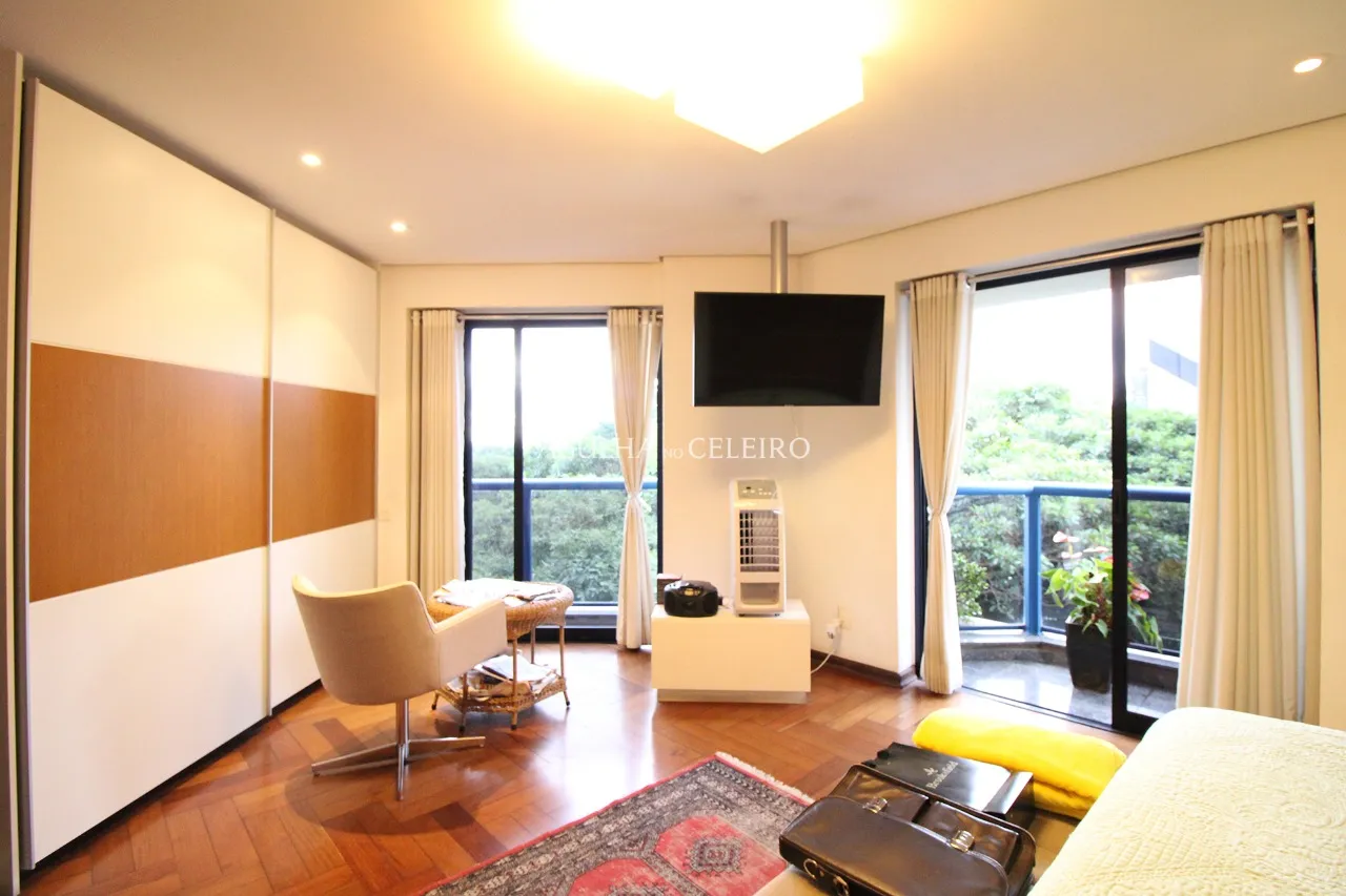 Duplex com pé-direito duplo no Jardim América. – 9050