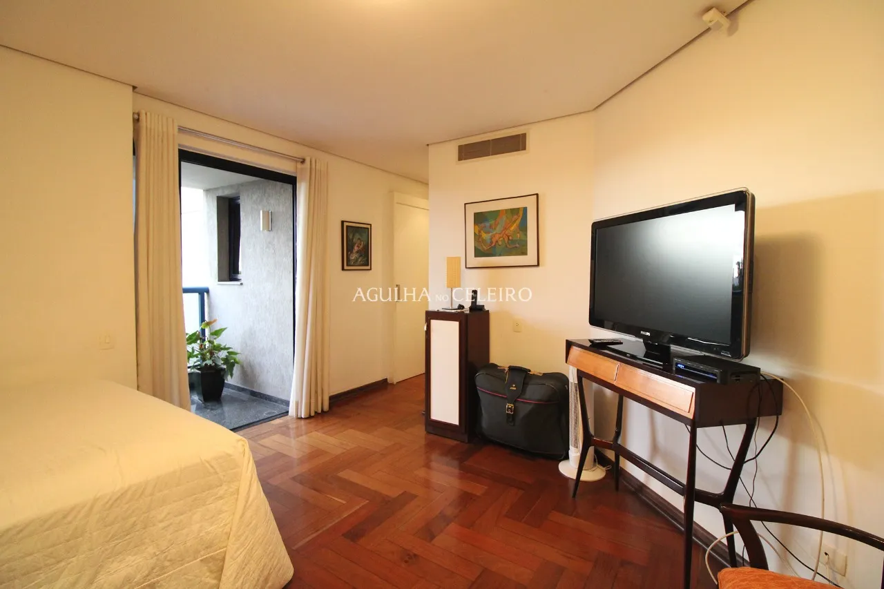Duplex com pé-direito duplo no Jardim América. – 9050