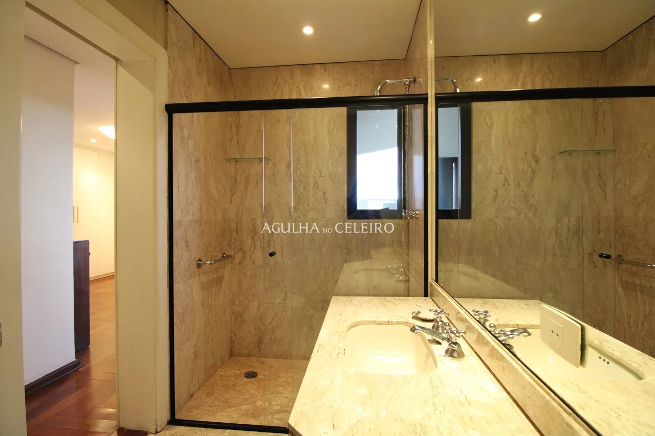 Duplex com pé-direito duplo no Jardim América. – 9050