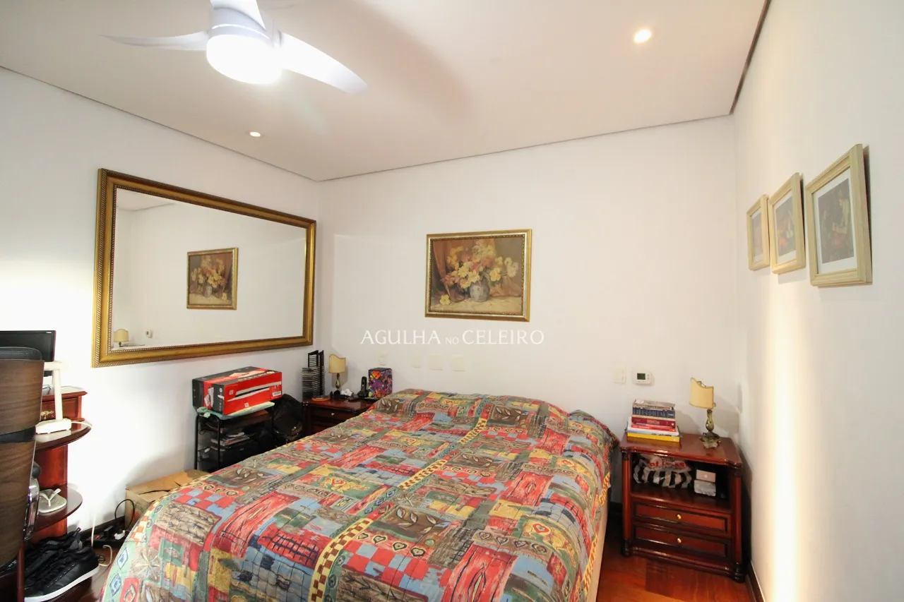 Duplex com pé-direito duplo no Jardim América. – 9050