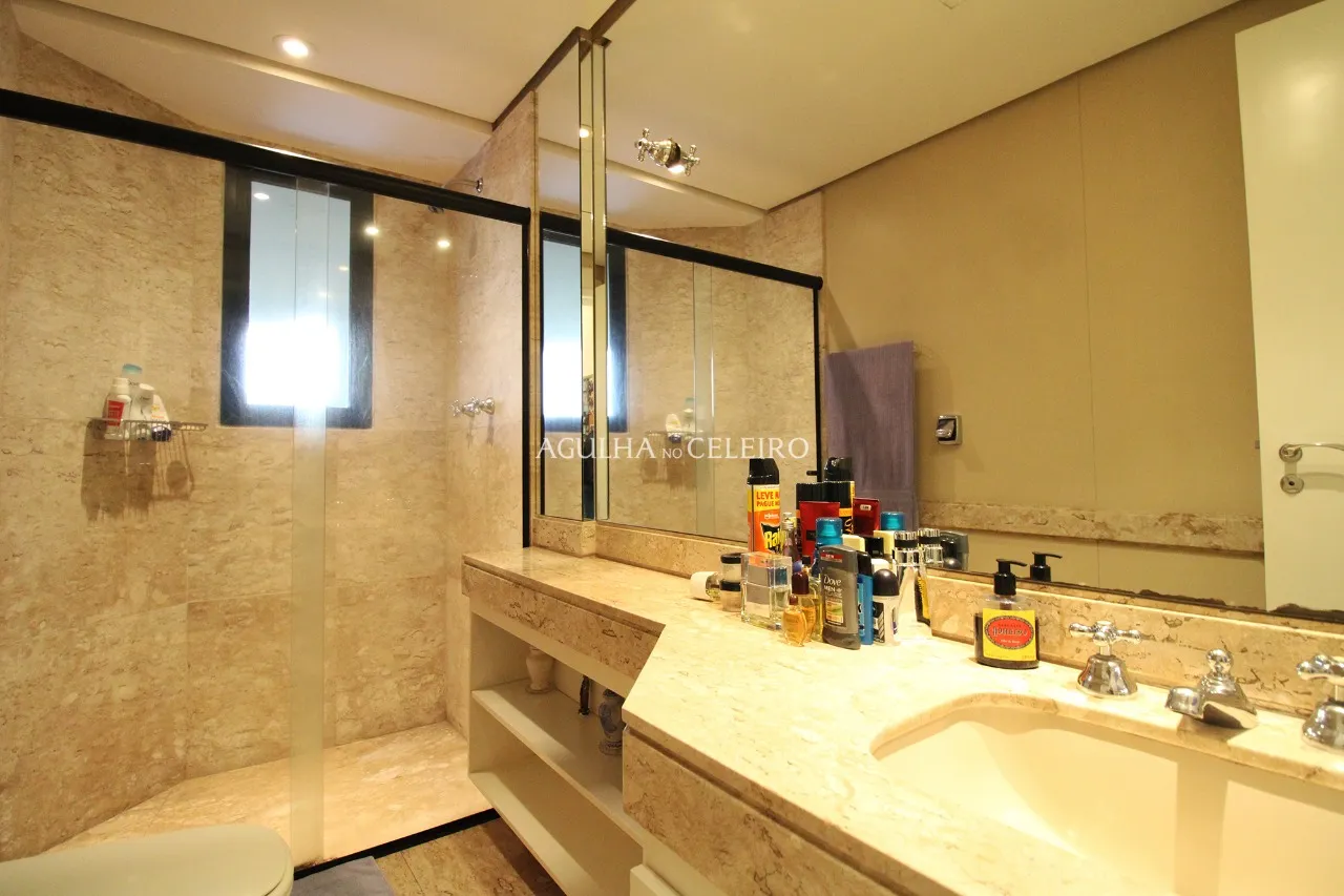 Duplex com pé-direito duplo no Jardim América. – 9050