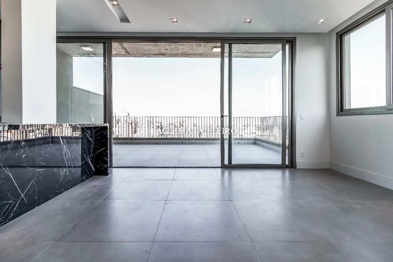 Cobertura duplex em prédio moderno, com vista livre no Jardim América. – 9786