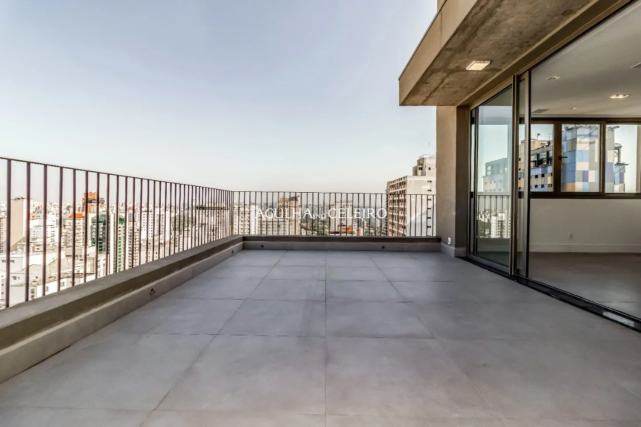 Cobertura duplex em prédio moderno, com vista livre no Jardim América. – 9786