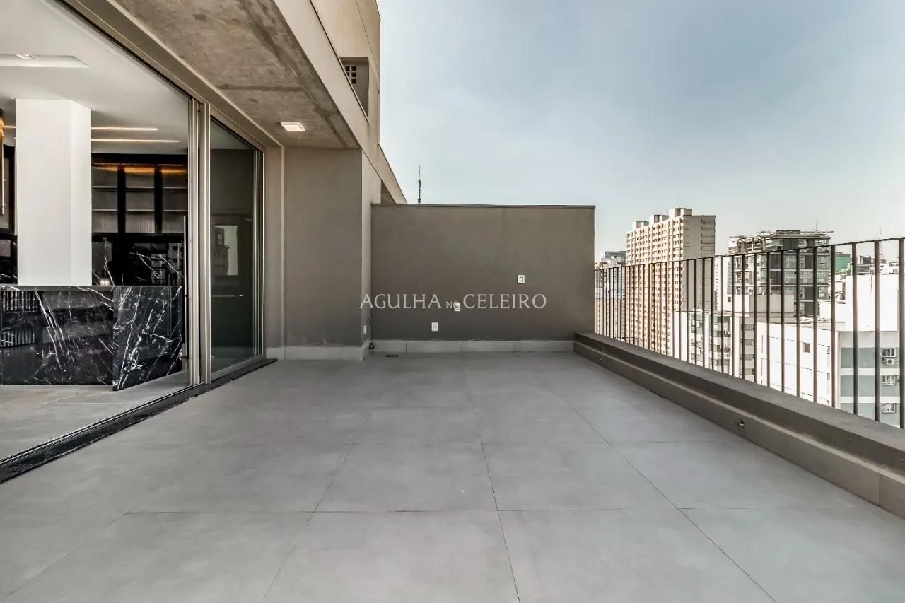 Cobertura duplex em prédio moderno, com vista livre no Jardim América. – 9786