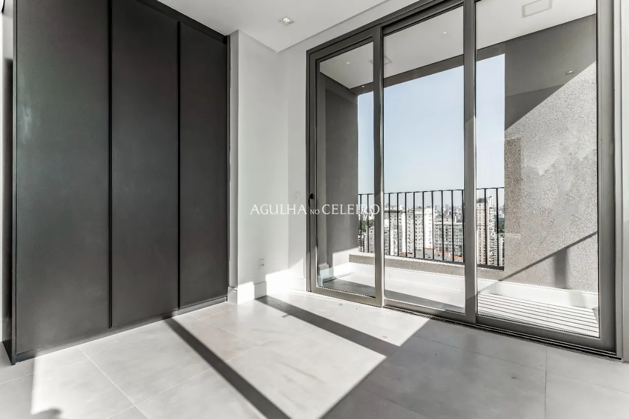 Cobertura duplex em prédio moderno, com vista livre no Jardim América. – 9786